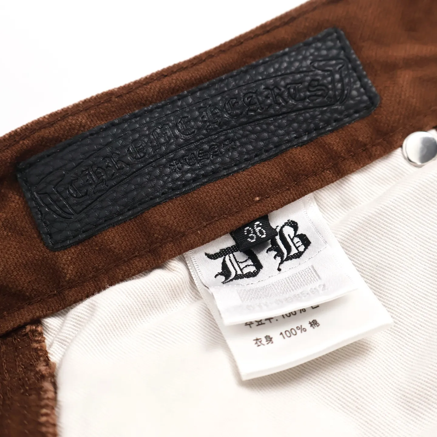 🅿️760 [Exclusive supply] CH Crow Heart Work Jeans are made of twill high-ounce washed denim fabric, exclusive CH-specific logging overalls style (non-Levis Vintage) custom-woven and dyed fabric, and the two-color cross is cowhide + sheepskin (all leather imported from Italy is custom-dyed separately, with consistent texture and no color difference). The stitch length, thread color, and wiring of the car are exactly the same. The inner lining is jacquard, with embroidery on the waist, 925 silver hardware, and heavy-duty washing and manual polishing. Size:30-32-34-36